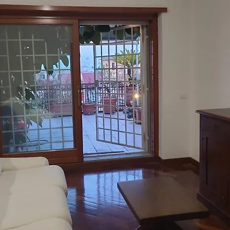 St Peter Terrace View Attic *