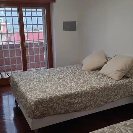 St Peter Terrace View Attic *