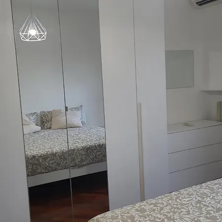 St Peter Terrace View Attic Apartment *